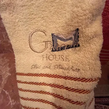 לינה וארוחת בוקר Grace's House 3*